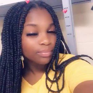 Meet your Posher, Mina